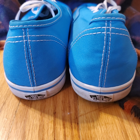 Blue Van's 8.5 - Picture 3 of 4